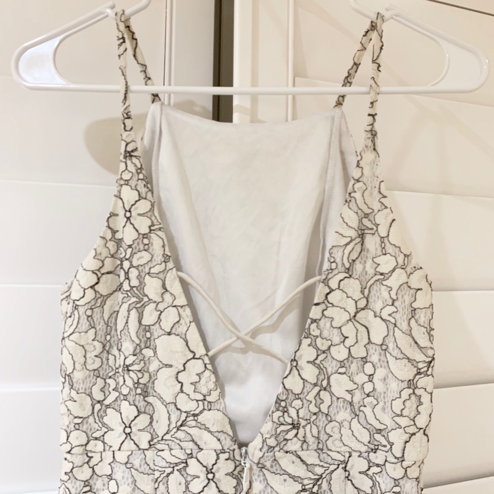 Lace Dress - Picture 9 of 9